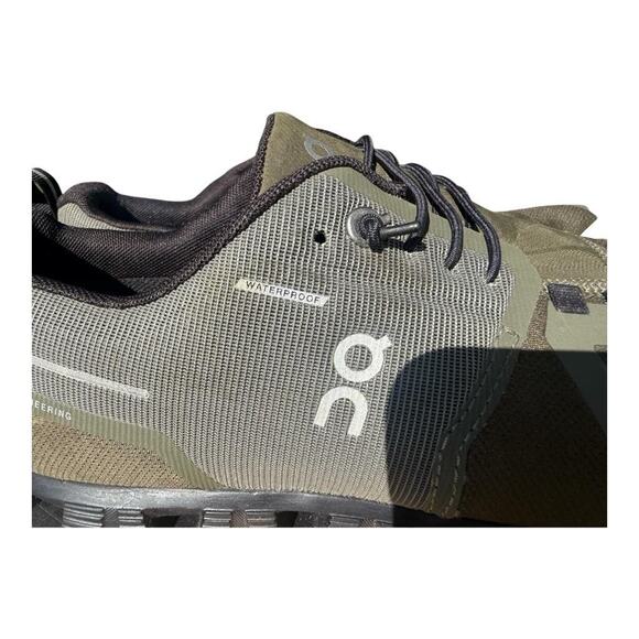 On Cloud 5 Waterproof Sneaker Women size 9 - Picture 6 of 8
